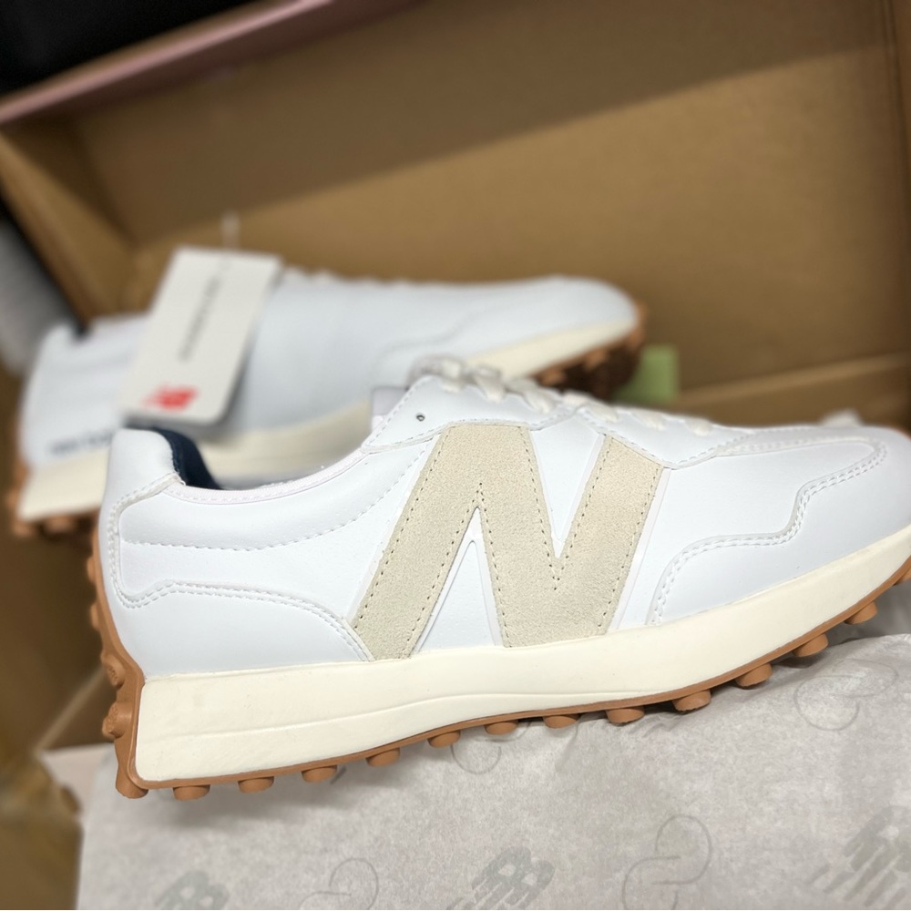 New Balance 327 Golf & Casual LEATHER Women's Sneakers Shoes White Tan size 9 - Picture 15 of 15